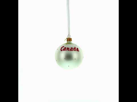 Adorno navideño de bola de vidrio soplado con la bandera de Canadá, 3,25 pulgadas