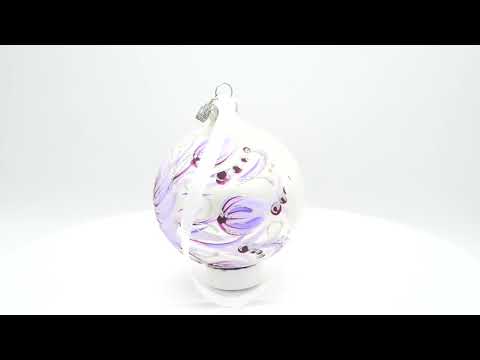 Adorno navideño con vibrantes flores de gerbera en bola de vidrio soplado de color púrpura