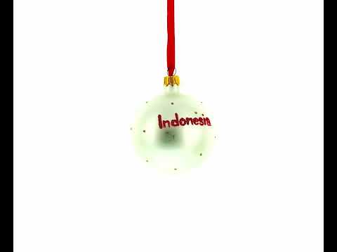 Belleza ecuatorial: Bandera de Indonesia Bola de vidrio soplado Adorno navideño 3,25 pulgadas